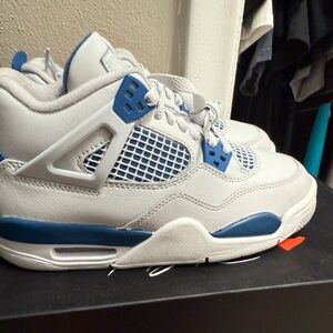 Jordan 4s military